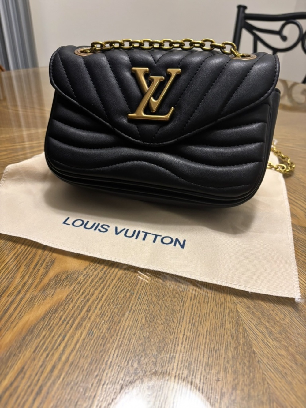 Pre-Loved Louis Vuitton New Wave Chain Bag - Picture 2 of 3